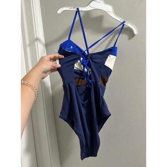 🔴Becca Circuit Eleanor One Piece Womens Swimsuit Size Small - Picture 6 of 7